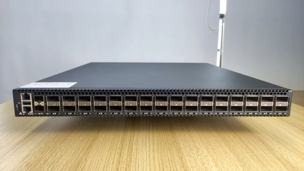 Asterfusion 32-port 400G Switch CX732Q-N 